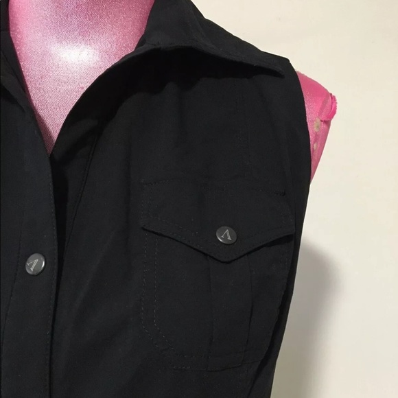 Anatomie Travel Vest Sleeveless Snap Front Top - Picture 3 of 7